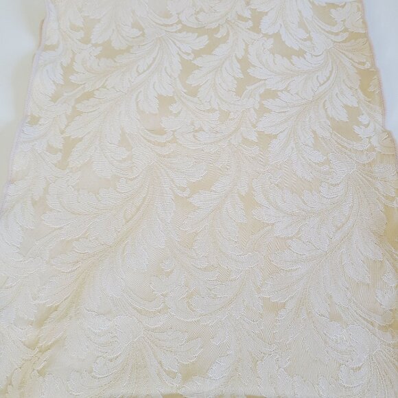 Table Runner Tassels Elegant Beige Leaf Laurel Pattern Table Scape 70"x12.5" - Picture 2 of 6